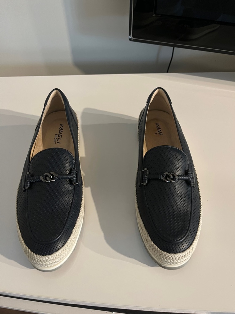 Vaneli‎ Quarzi Navy Loafer Leather and Espadrille Trim Size 8.5 N